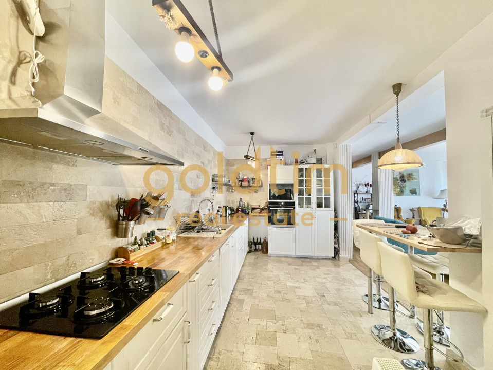 NOU/ SUPERB/ GRADINA MATURA/ PISCINA