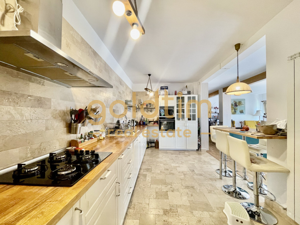 NOU/ SUPERB/ GRADINA MATURA/ PISCINA