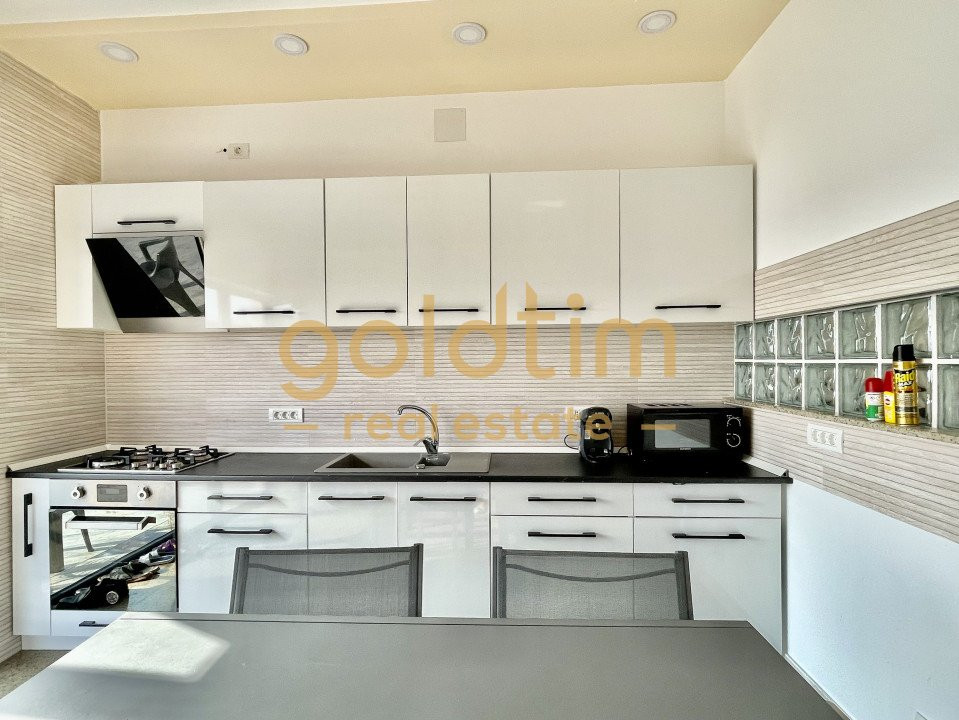 NOU/VILA INDIVIDUALA CU PRIVELISTE LAC/PISCINA/POTRIVITA EVENIMENTE/GRADINITA