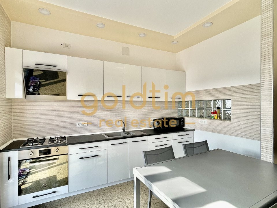 NOU/VILA INDIVIDUALA CU PRIVELISTE LAC/PISCINA/POTRIVITA EVENIMENTE/GRADINITA