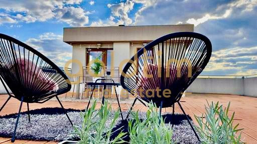 PENTHOUSE CU GARDEN FLOOR/200mp TERASA/DRESSING/ PARCARE/PRIVELISTE SUPERBA