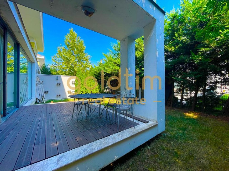 VILA IN COMPLEX RESIDENTIAL/IANCU NICOLAE