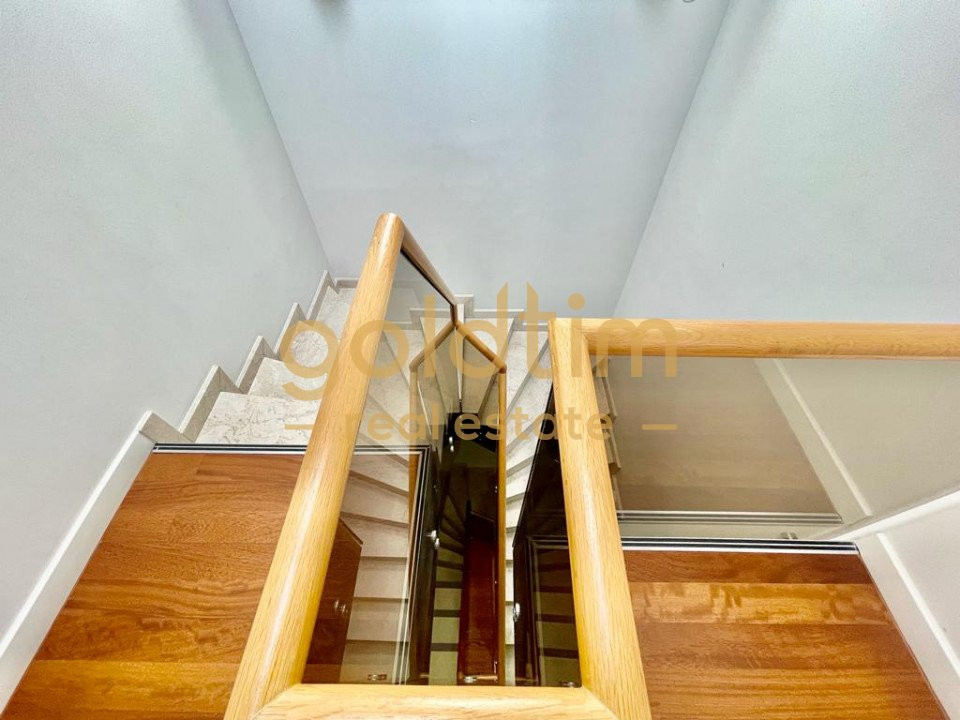 VILA IN COMPLEX RESIDENTIAL/IANCU NICOLAE