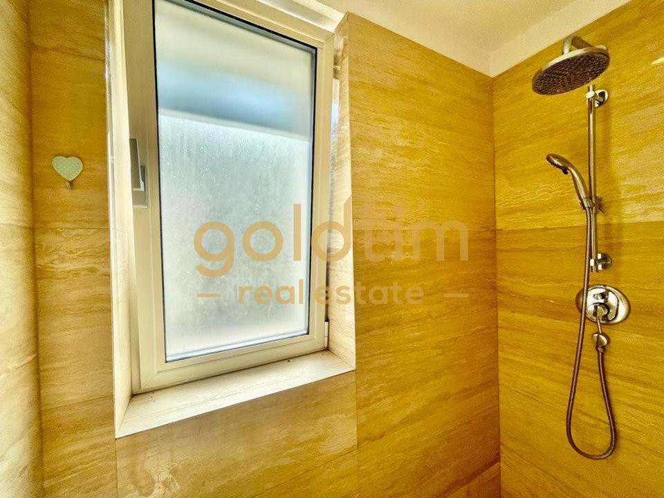 VILA IN COMPLEX RESIDENTIAL/IANCU NICOLAE