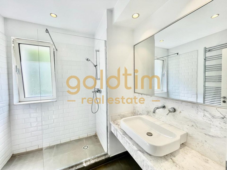 VILA IN COMPLEX RESIDENTIAL/IANCU NICOLAE