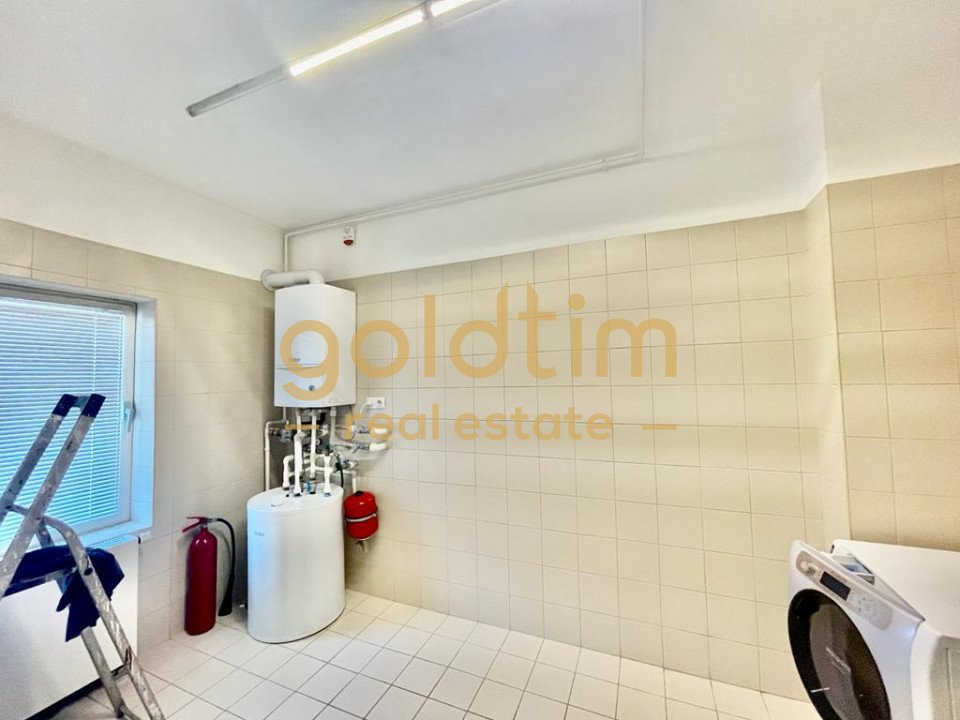 VILA IN COMPLEX RESIDENTIAL/IANCU NICOLAE