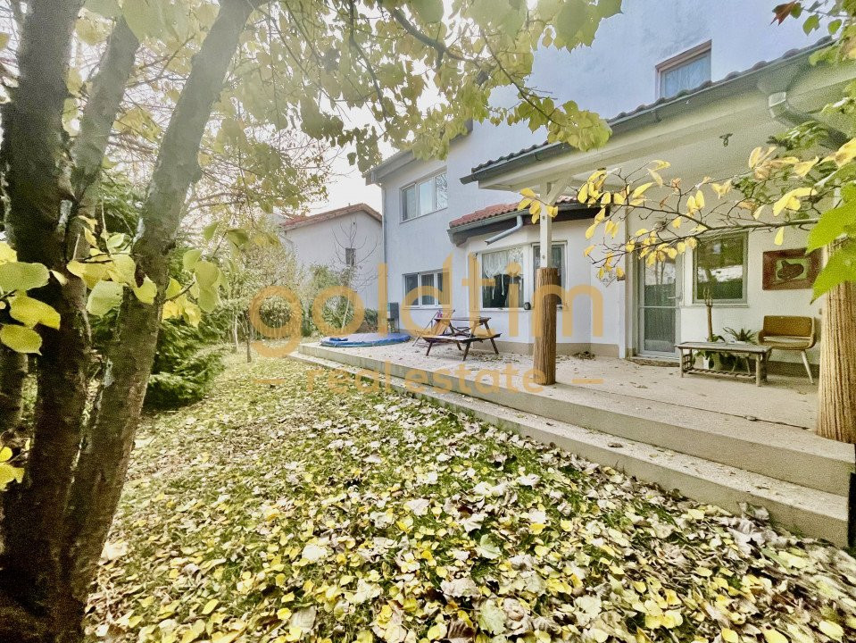 VILA INDIVIDUALA/ TEREN 500 Mp