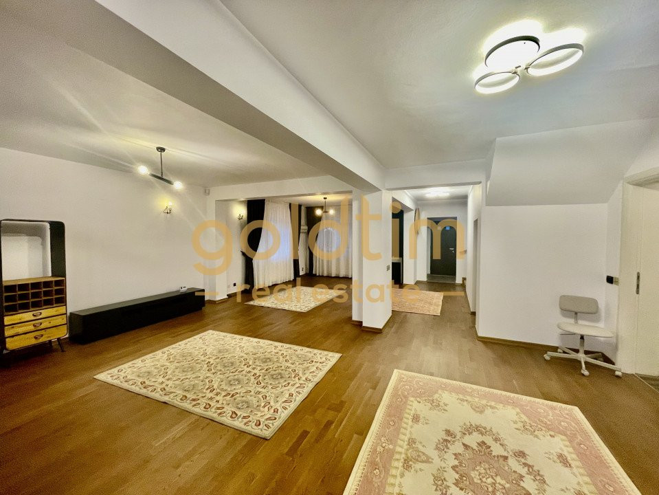 VILA INDIVIDUALA/ TEREN 500 Mp