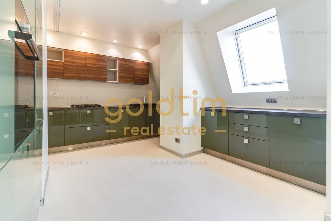 NEW/ ULTRA LUXURY DESIGN/DUPLEX/UNDERGROUND PARKING