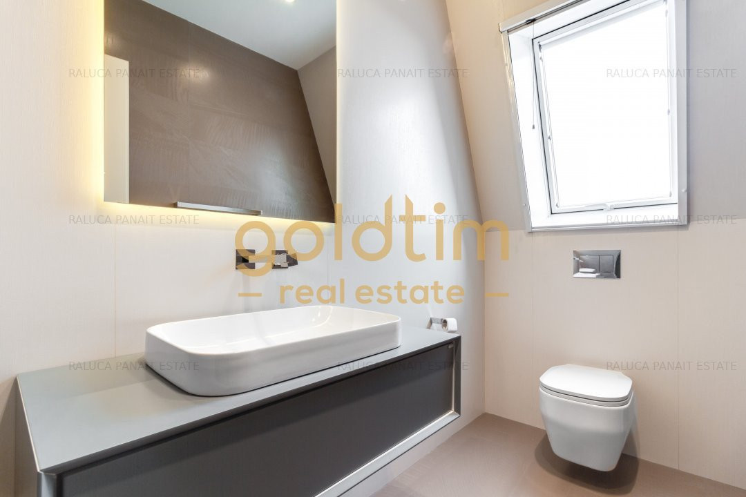 NEW/ ULTRA LUXURY DESIGN/DUPLEX/UNDERGROUND PARKING