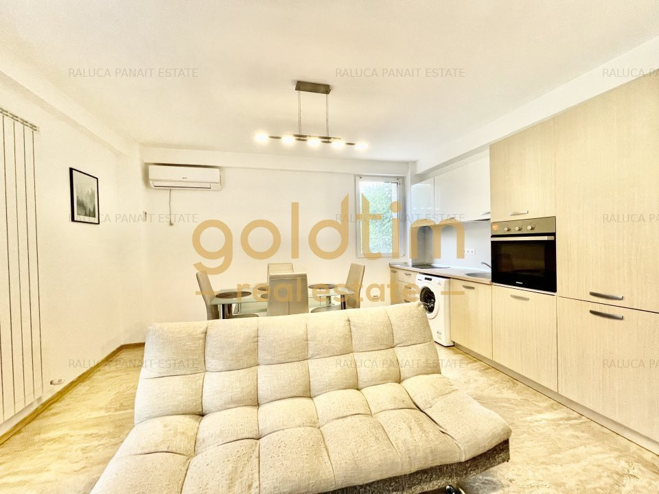 ZONA LINISTITA/ CURTE