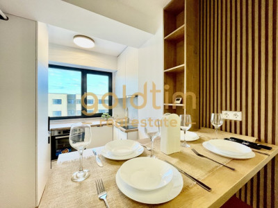 NOU/ SUPERB/ ULTIMUL ETAJ/ SPATII DEPOZITARE/ PARCARE/ 