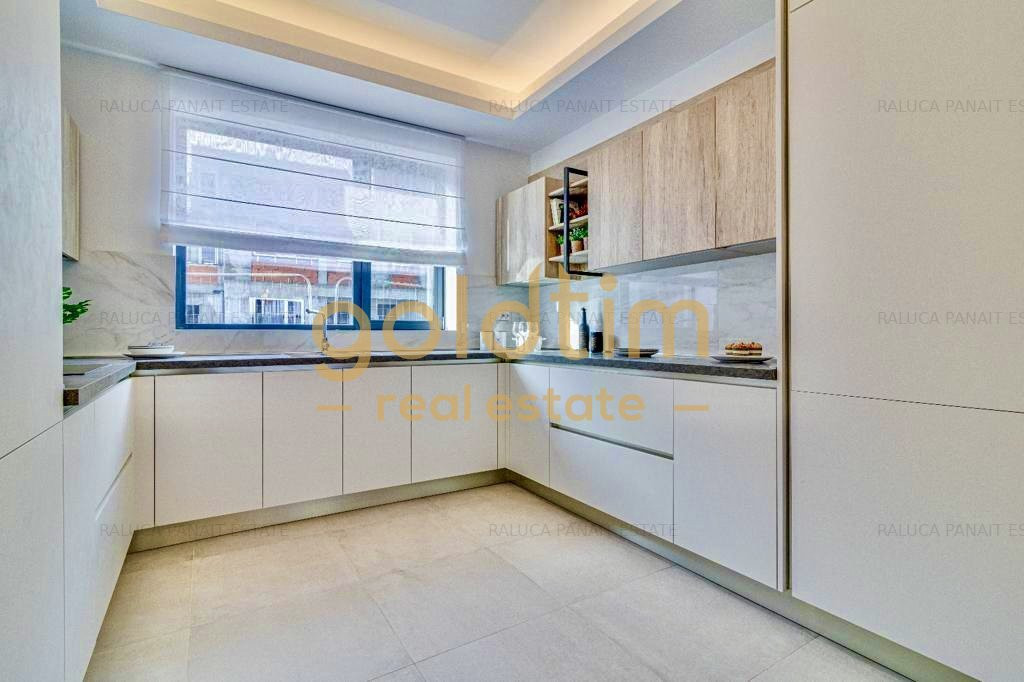 VILA SUPERBA// GARAJ/ SPATII GENEROASE