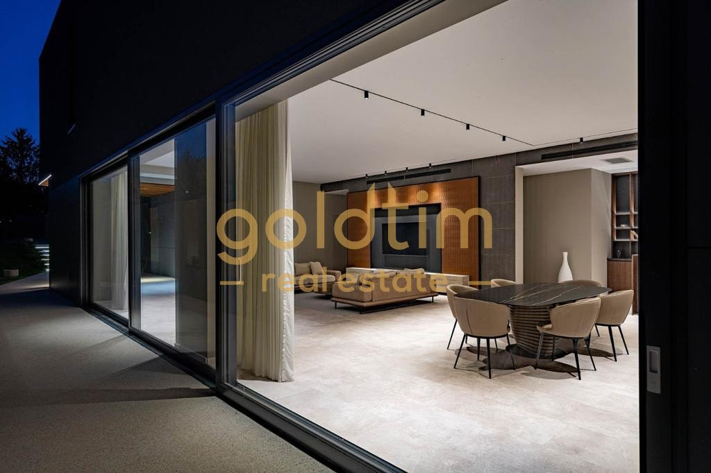 VILA SUPERBA/NOUA/PISCINA/PONTON LAC/SNAGOV