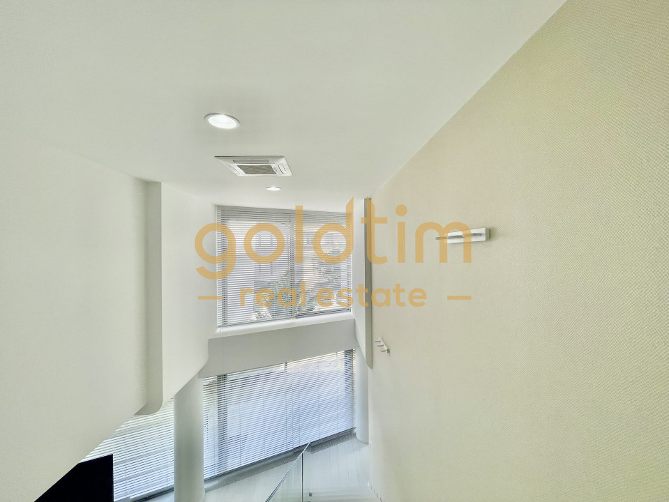 SUPERB/ IANCU NICOLAE/ VILA INDIVIDUALA/ PARCARI