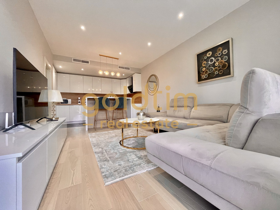 NOU/SUPERB/ANSAMBLU CU PISCINA/LOC DE PARCARE SUBTERAN