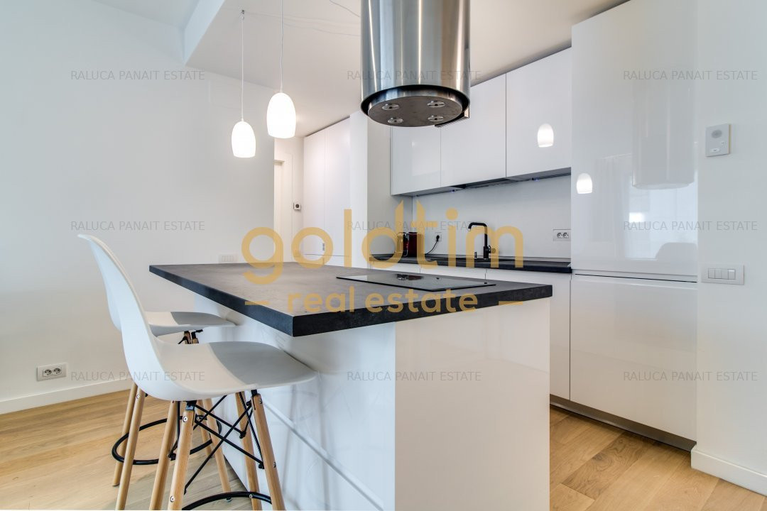  ONE PLAZA/VEDERE IN CURTEA INTERIOARA