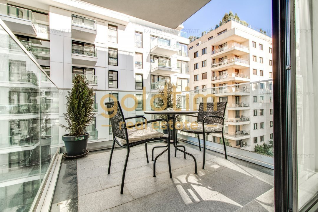  ONE PLAZA/VEDERE IN CURTEA INTERIOARA