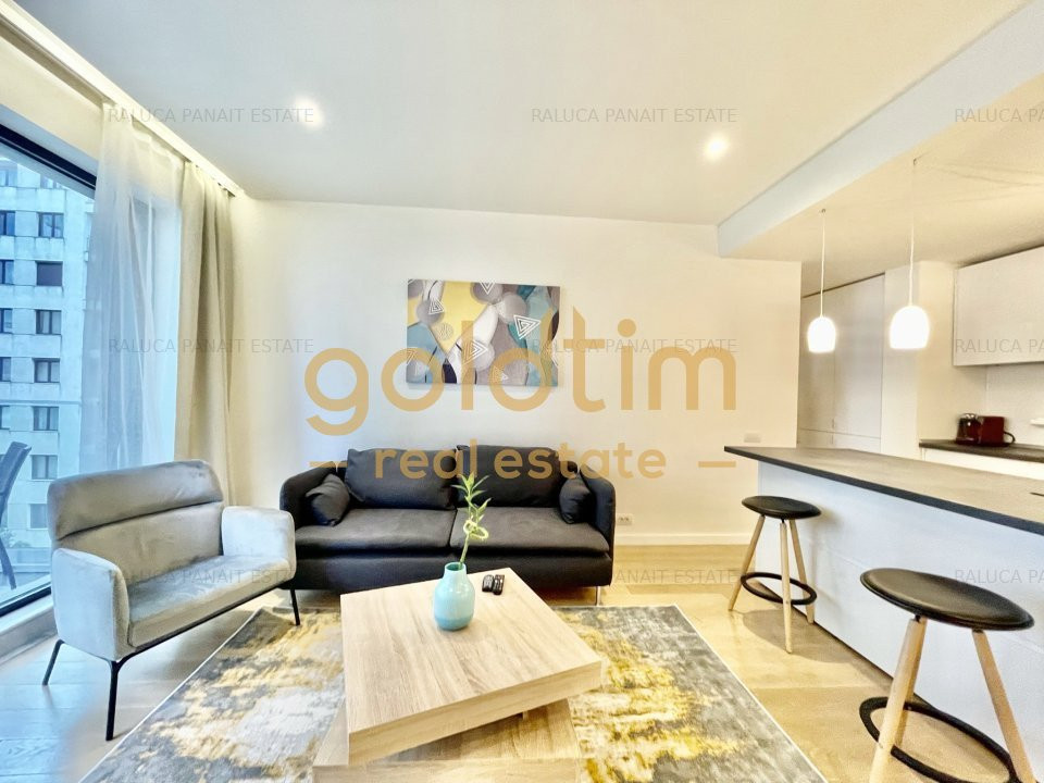  ONE PLAZA/VEDERE IN CURTEA INTERIOARA