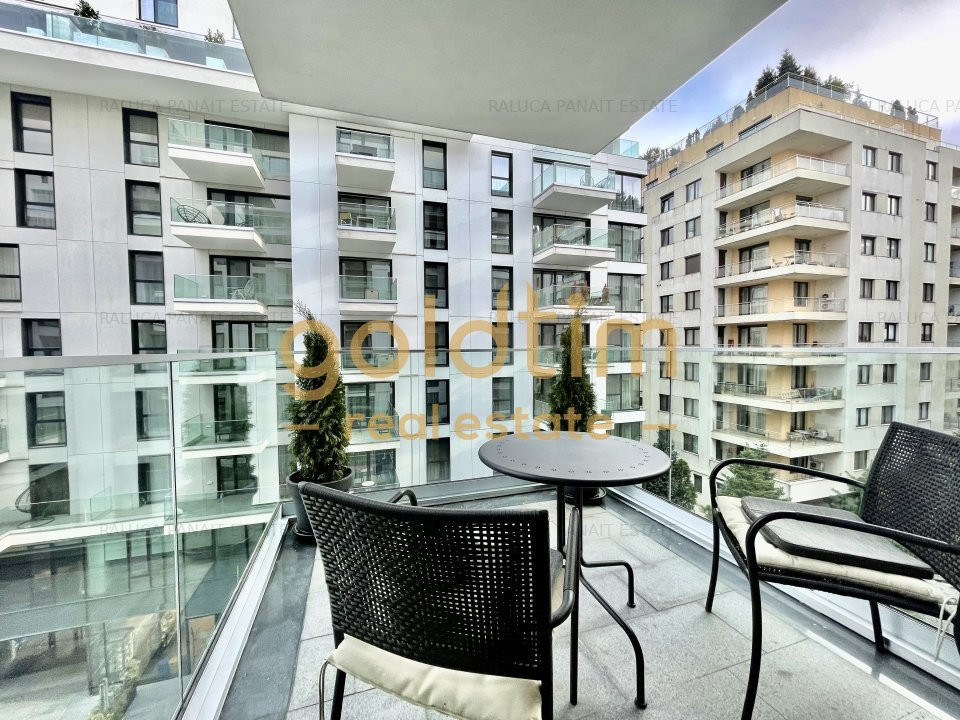  ONE PLAZA/VEDERE IN CURTEA INTERIOARA