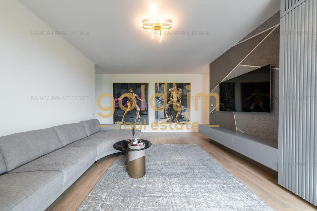 ABSOLUT SUPERB/MOBILAT SI UTILAT/ LUX/LOC DEBLU IN PARCARE SUBTERANA