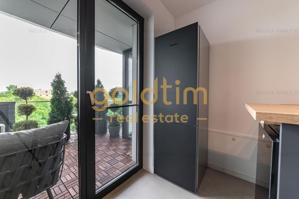 ABSOLUT SUPERB/MOBILAT SI UTILAT/ LUX/LOC DEBLU IN PARCARE SUBTERANA