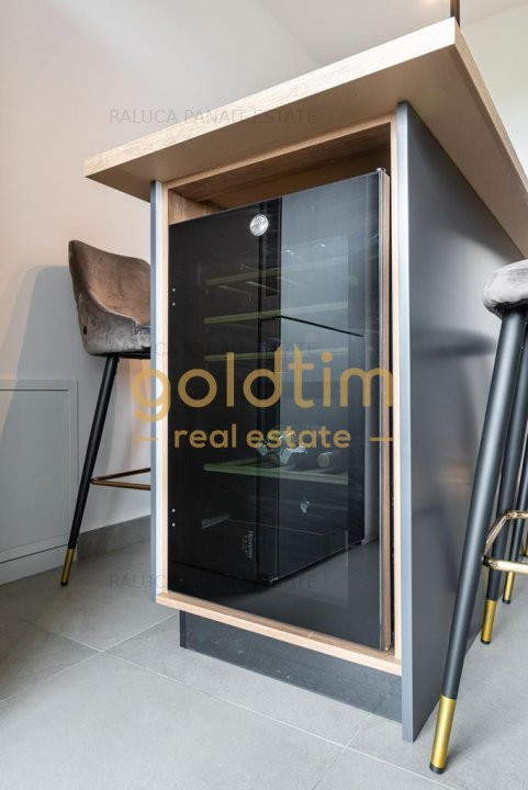 ABSOLUT SUPERB/MOBILAT SI UTILAT/ LUX/LOC DEBLU IN PARCARE SUBTERANA