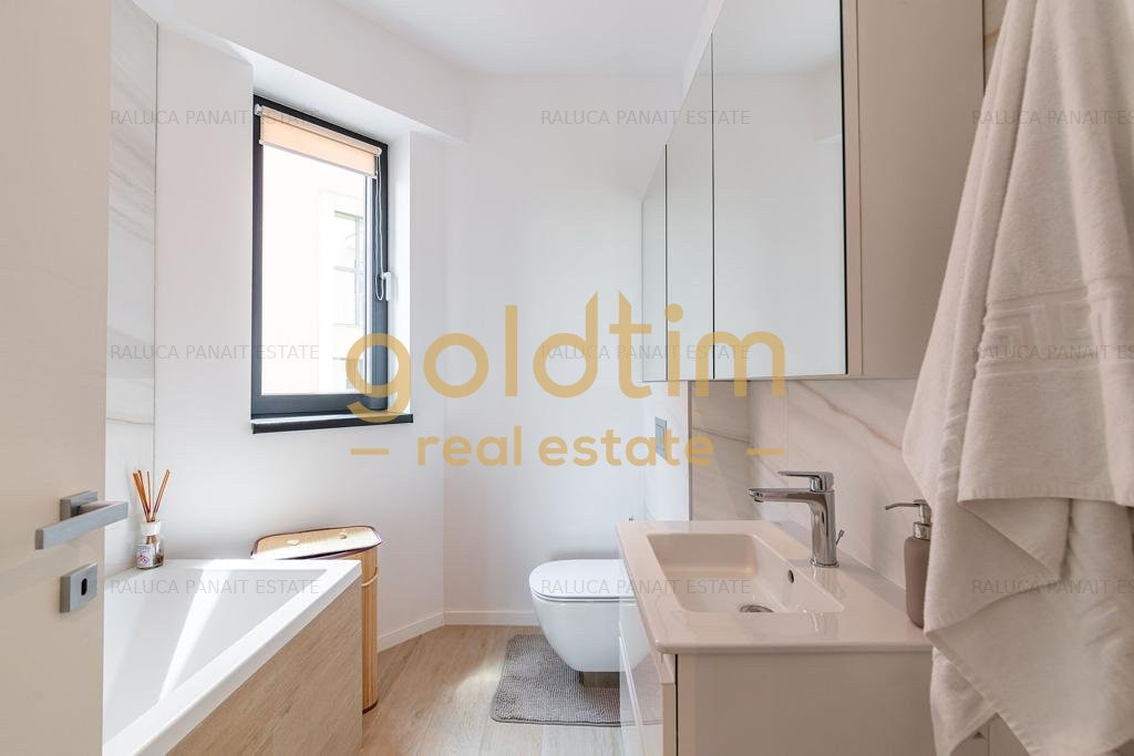 ABSOLUT SUPERB/MOBILAT SI UTILAT/ LUX/LOC DEBLU IN PARCARE SUBTERANA