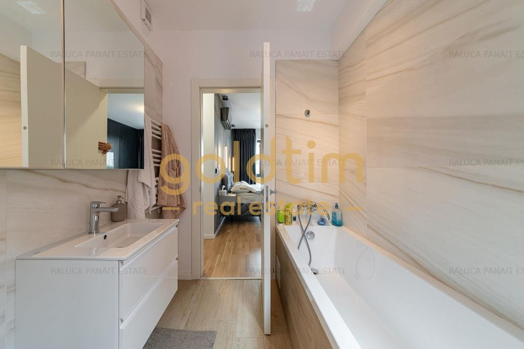 ABSOLUT SUPERB/MOBILAT SI UTILAT/ LUX/LOC DEBLU IN PARCARE SUBTERANA