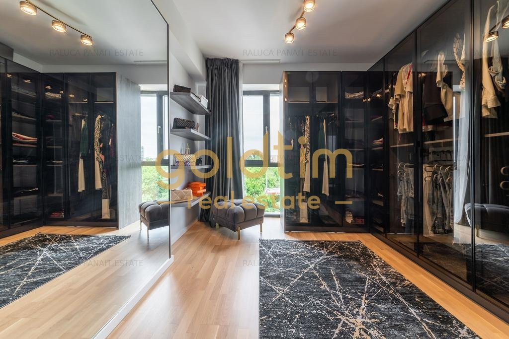 ABSOLUT SUPERB/MOBILAT SI UTILAT/ LUX/LOC DEBLU IN PARCARE SUBTERANA