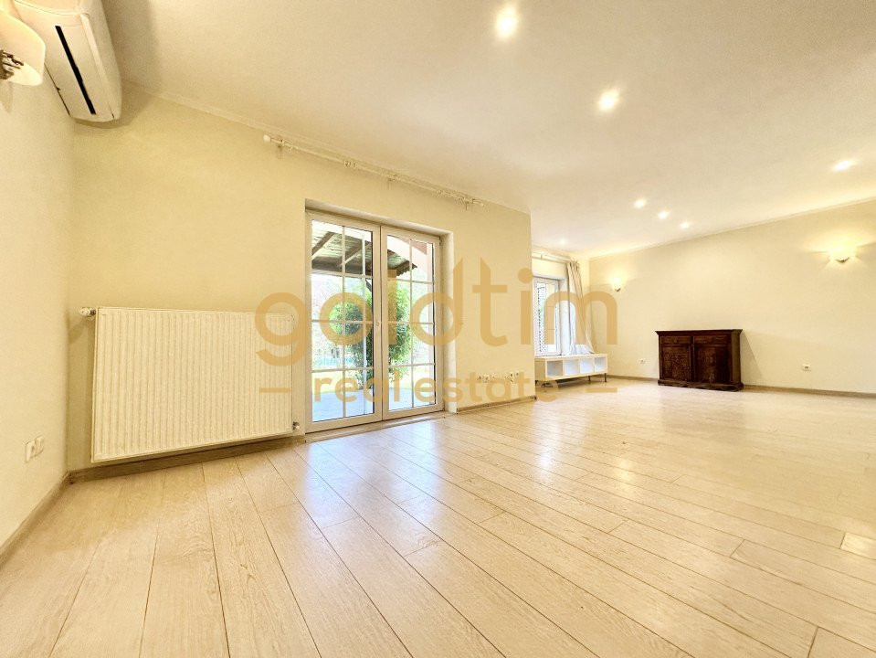 VILA IN COMPLEX REZIDENTIAL/CURTE PROPRIE/PISCINA/PET FRIENDLY/IANCU NICOLAE