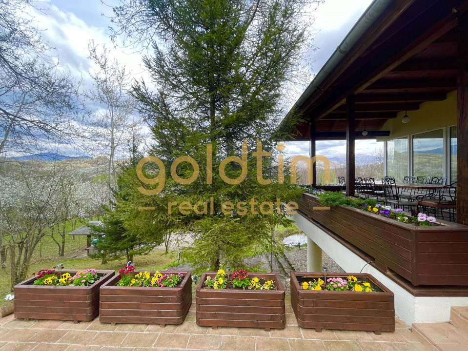 PARADIS/ VILA LA MUNTE/CERASU/ 1.30 min de BUCURESTI/ IDEAL INVESTITIE/ BOOKING