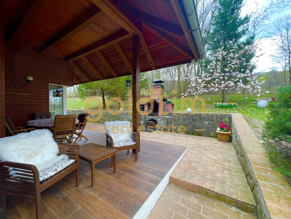 PARADIS/ VILA LA MUNTE/CERASU/ 1.30 min de BUCURESTI/ IDEAL INVESTITIE/ BOOKING