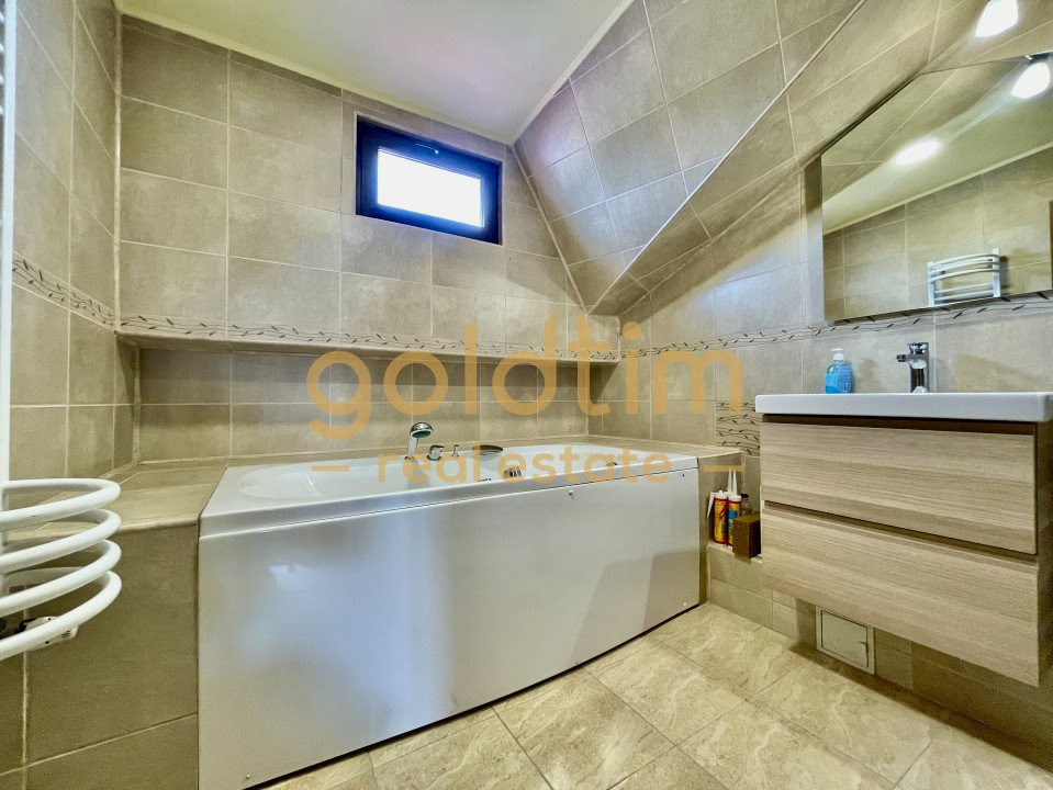 MINI PENTHOUSE/ TERASA 22 mp/ ZONA LINISTITA/ SPATII GENEROASE