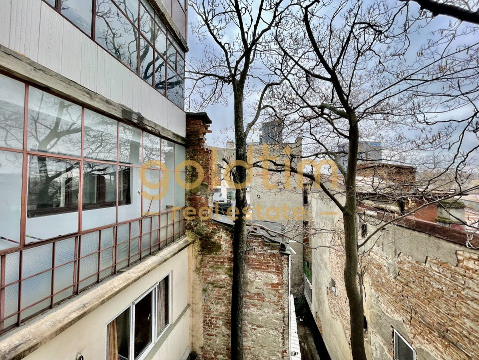 RENOVAT INtEGRAL/ CENTRALA PROPRIE/ BOXA