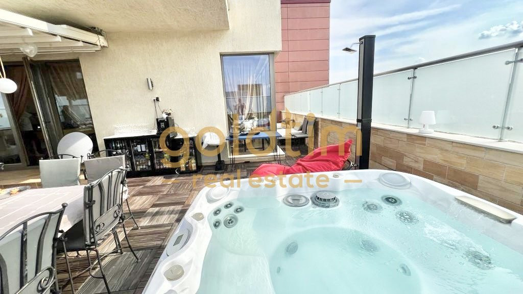 PENTHOUSE SUPERB/TERASA 100MP/JACUZZI/VEDERE LIBERA/