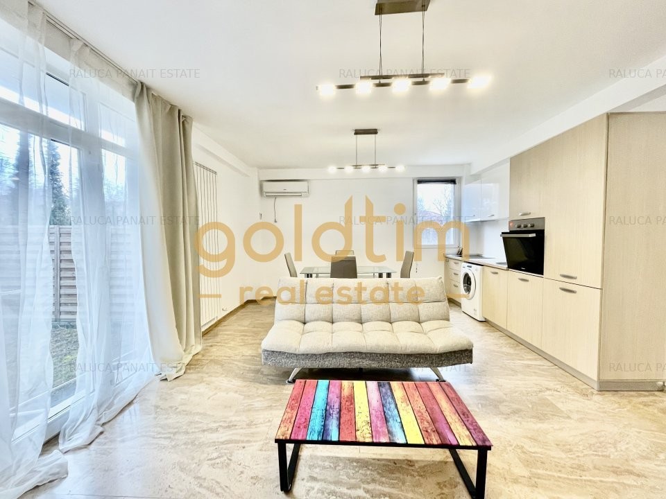 NOU/CURTE/ LOC DE PARCARE