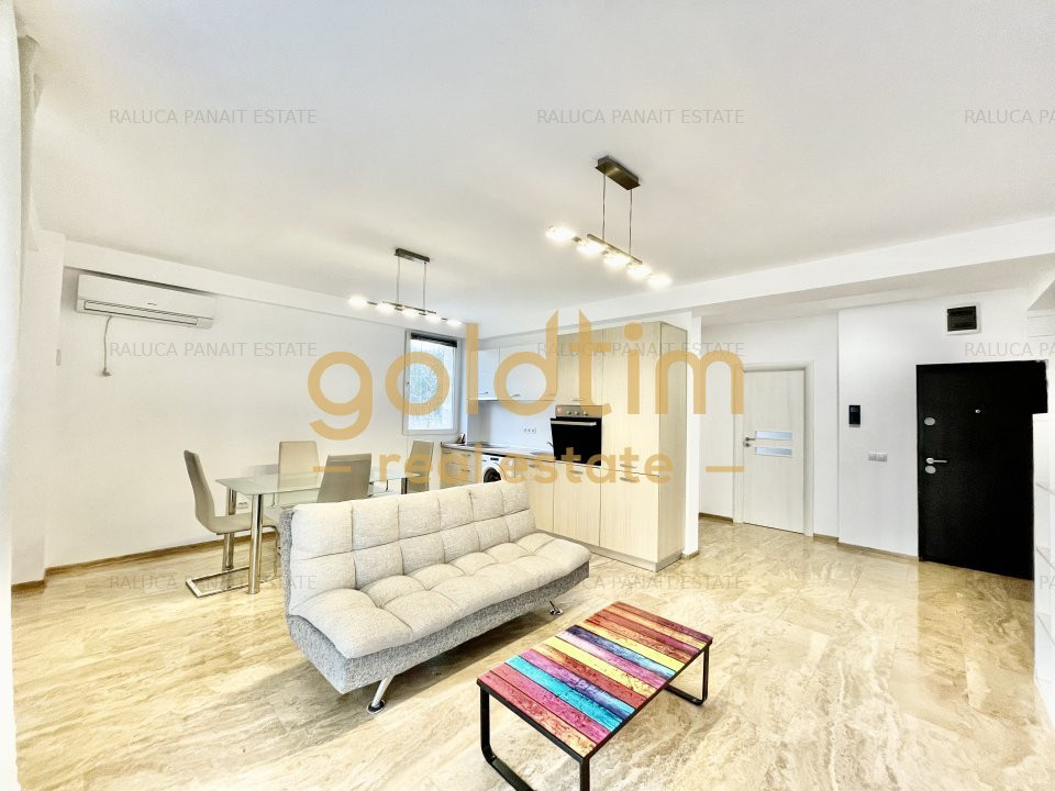 NOU/CURTE/ LOC DE PARCARE