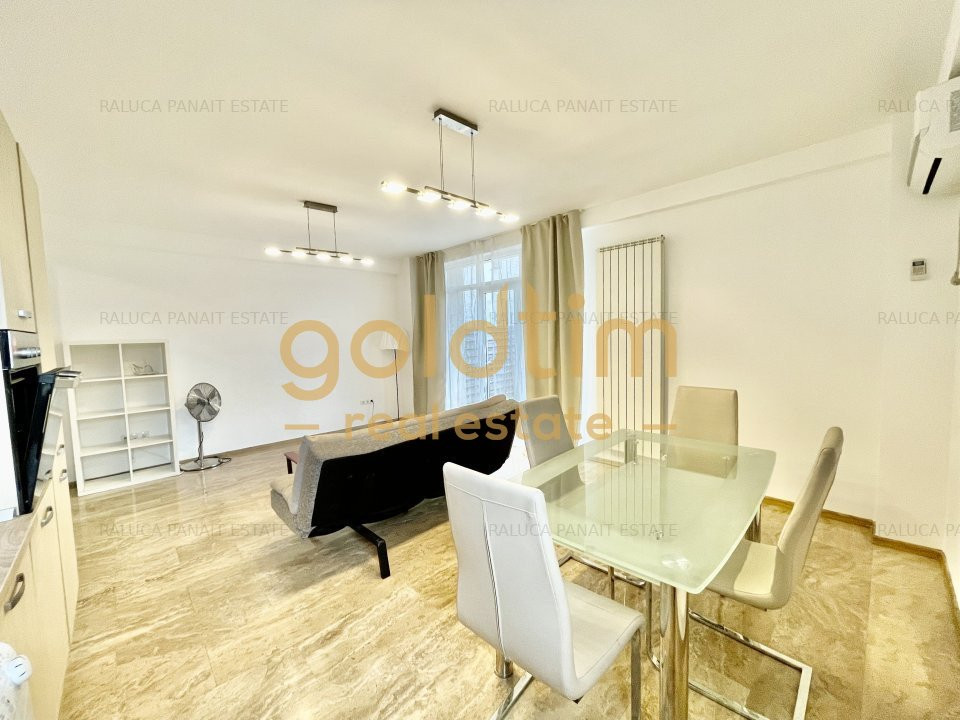 NOU/CURTE/ LOC DE PARCARE