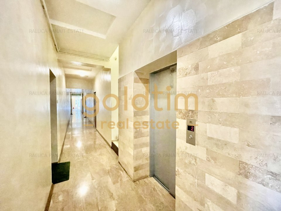 NOU/CURTE/ LOC DE PARCARE