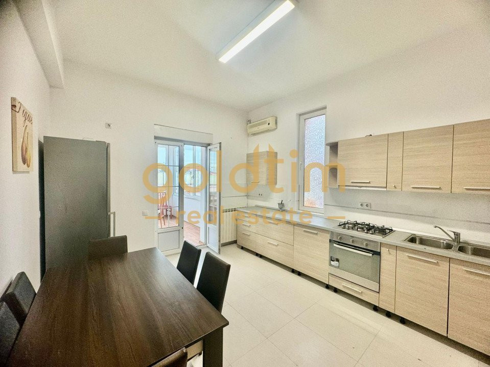 VILA INDIVIDUALA/PISCINA/PRETABIL GRĂDINIȚĂ/BIROU