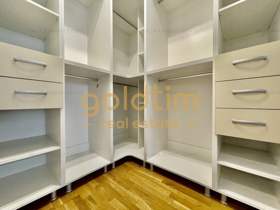 NOU/SUPERB/ SCOALA AMERICANA