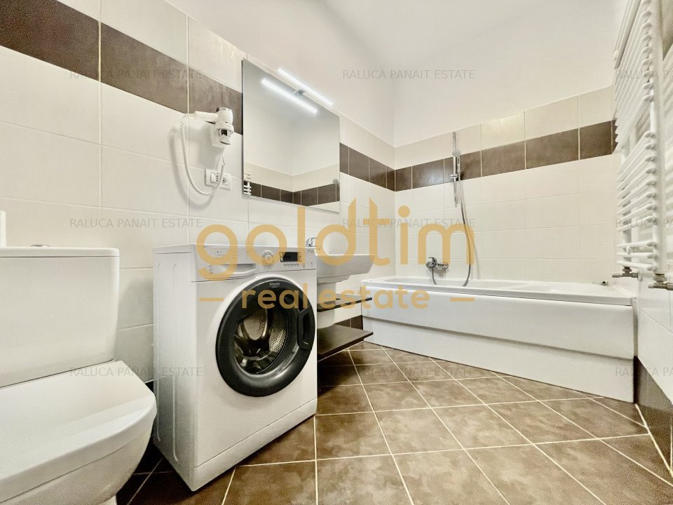 NOU/SUPERB/ SCOALA AMERICANA