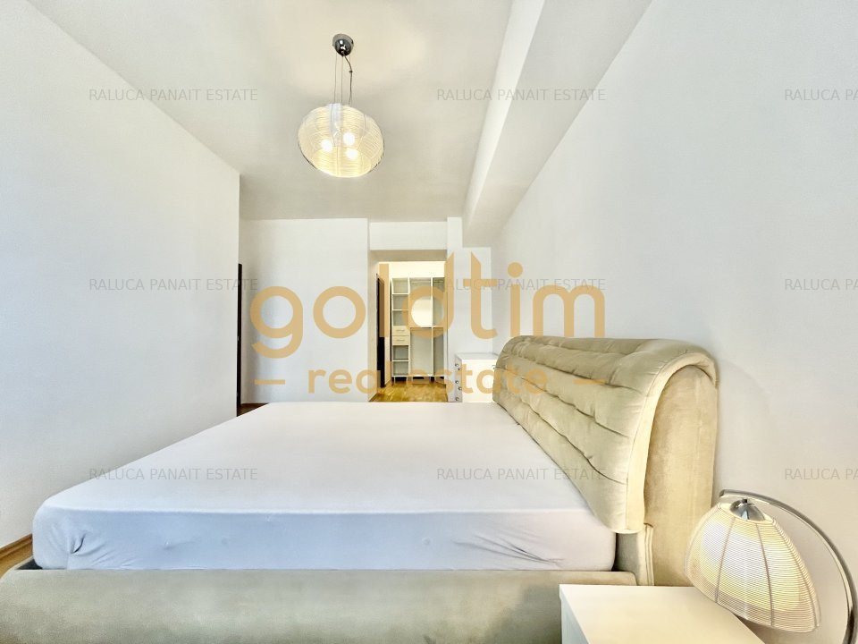 NOU/SUPERB/ SCOALA AMERICANA