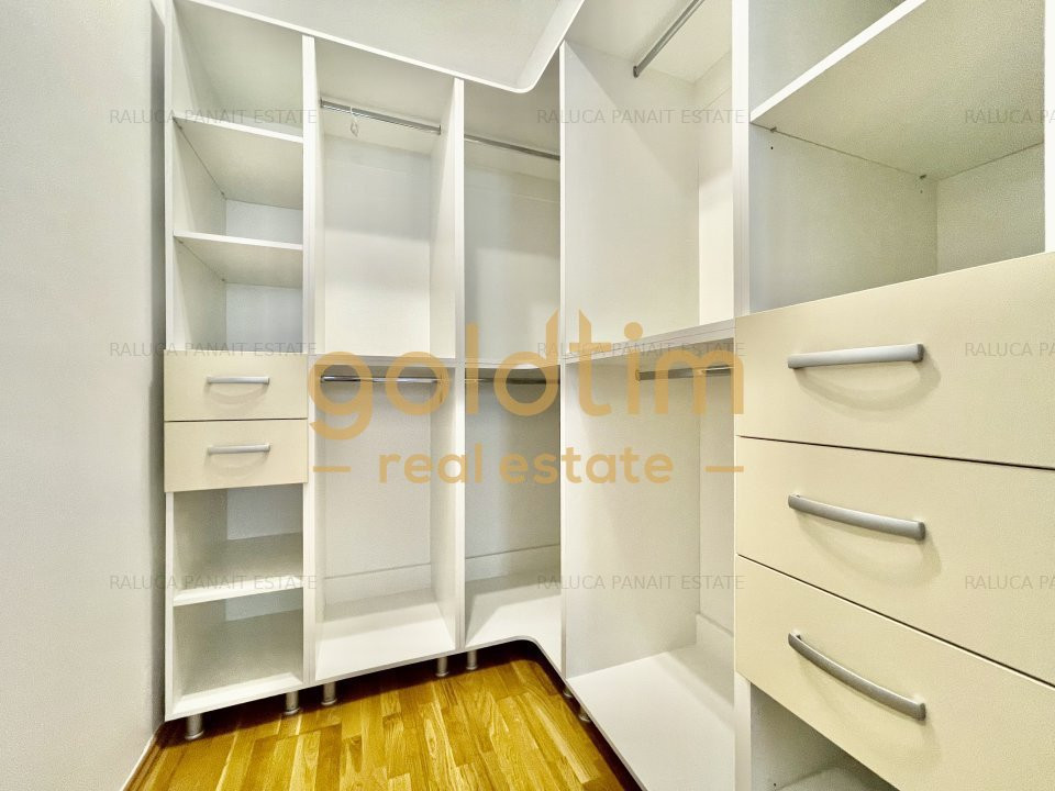 NOU/SUPERB/ SCOALA AMERICANA