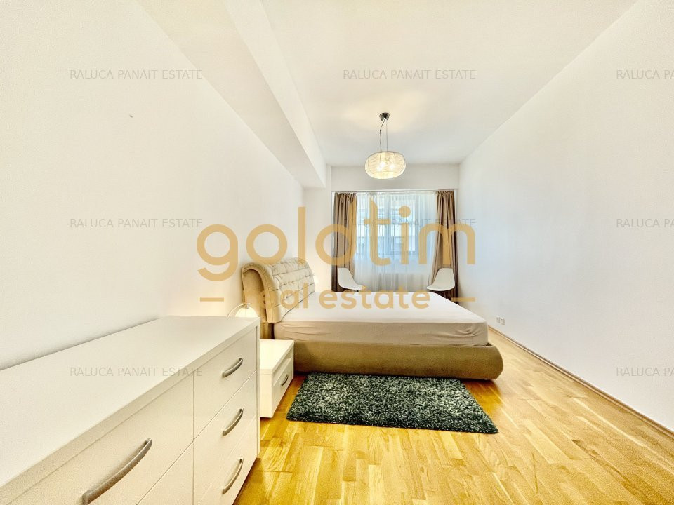 NOU/SUPERB/ SCOALA AMERICANA