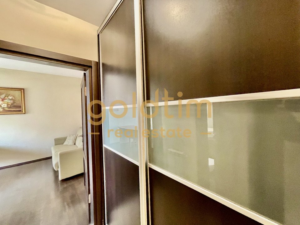 VILA INDIVIDUALA/ SPATII GENEROASE/ PARCARI/ CURTE MATURA