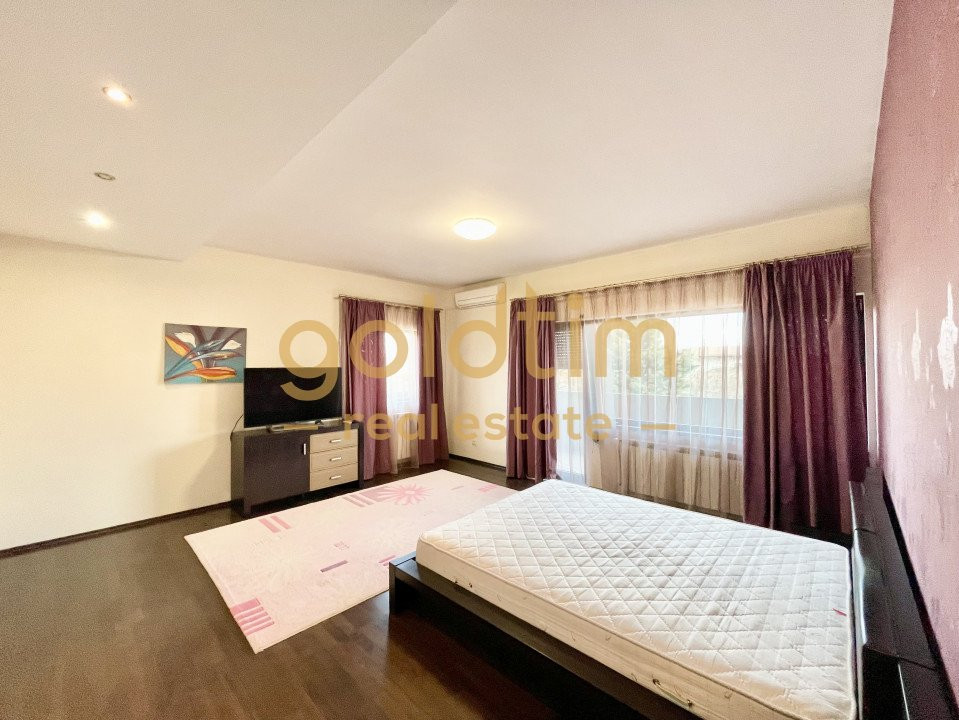 VILA INDIVIDUALA/ SPATII GENEROASE/ PARCARI/ CURTE MATURA