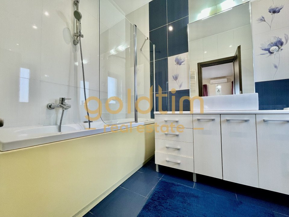 VILA INDIVIDUALA/ SPATII GENEROASE/ PARCARI/ CURTE MATURA