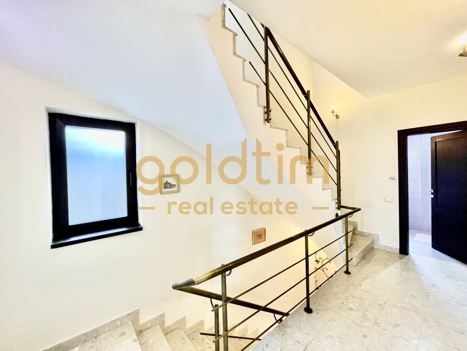 VILA INDIVIDUALA/ SPATII GENEROASE/ PARCARI/ CURTE MATURA